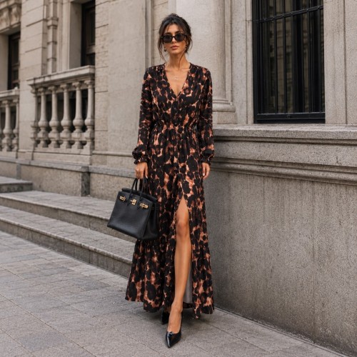 Φόρεμα μάξι με "V" και σκίσιμο animal print καφέ